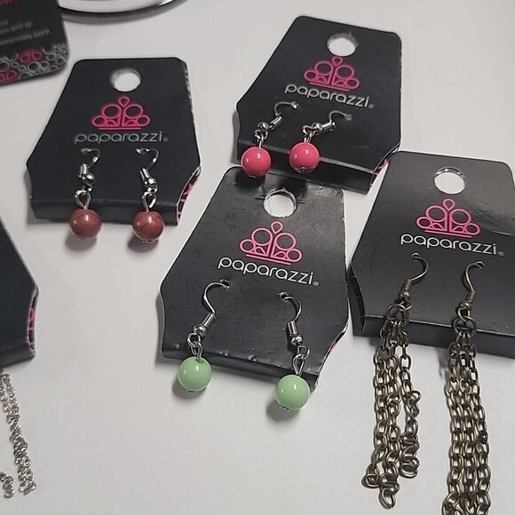 Paparazzi Jewelry Lot 5 Earrings 1 Bracelet - Picture 3 of 4